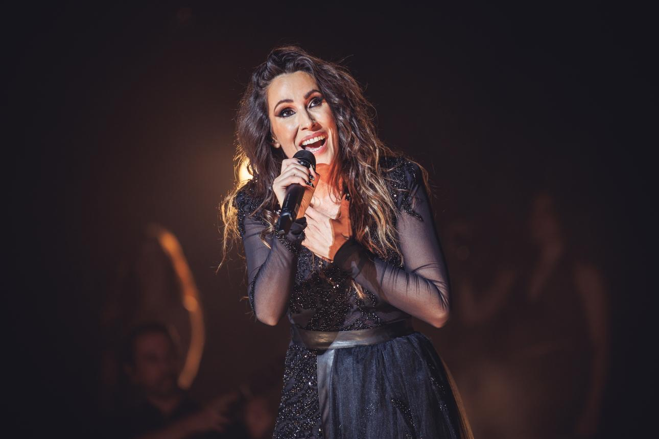 Mal&uacute; durante un concierto de su Quince Tour